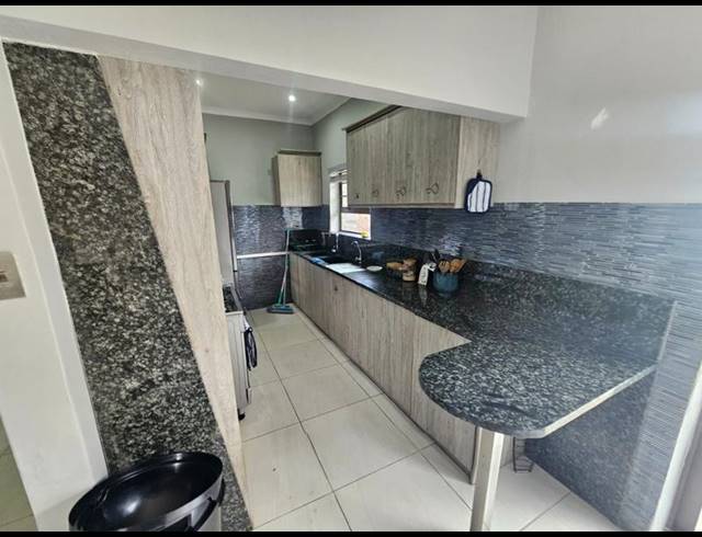 4 BEDROOM PROPERTY TO RENT IN ASTON BAY